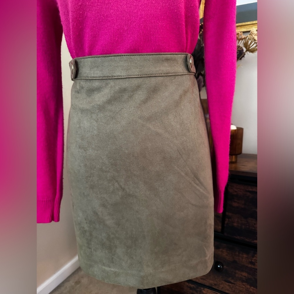 Elegant Suede Pencil Skirt